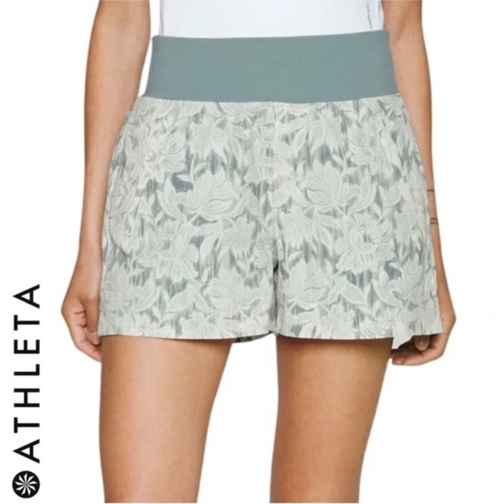 Athleta Women's Trekkie North Shorts